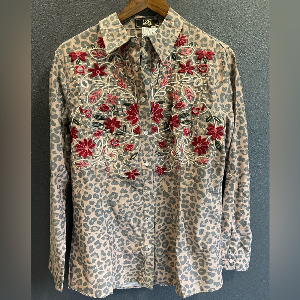Lucky & Blessed embroidered leopard pearl snap shirt